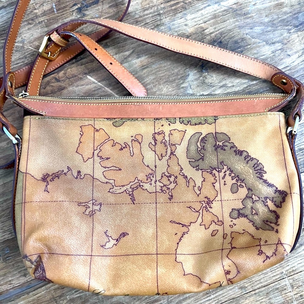 Alviero Martini Geo Crossbody Purse